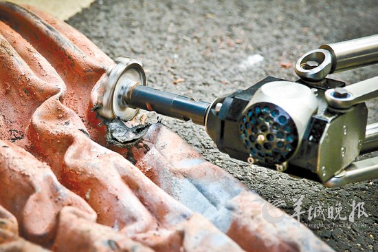 装备铣刀的机器人可用在管道内遥控切割受损部位